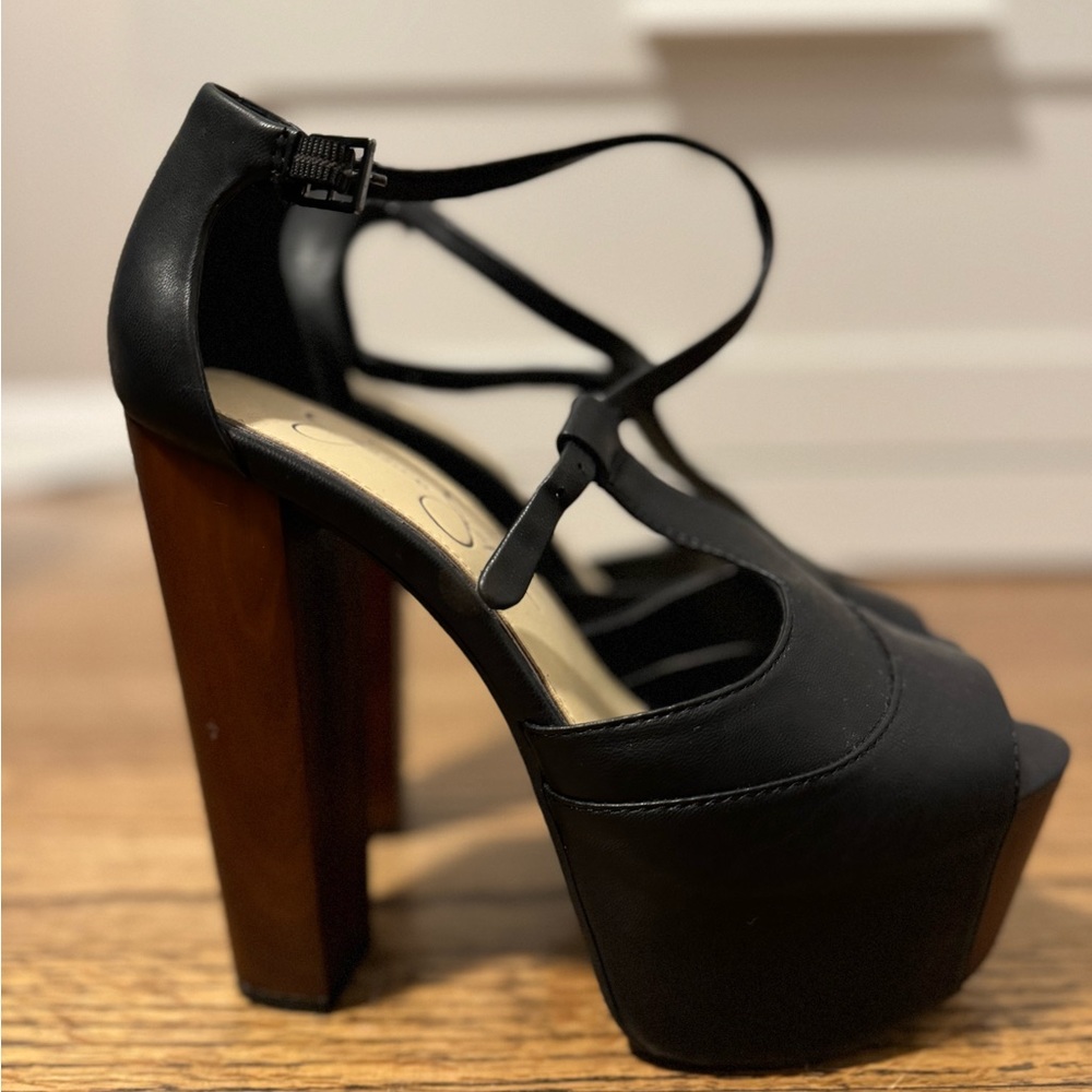 Jessica Simpson Black platform heels